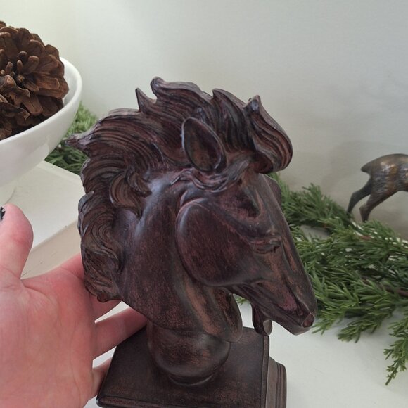 Horse head bust (faux wood carved look ) statue figurine sculpture - Picture 3 of 4